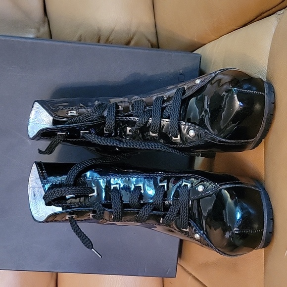 Dsquared2 woman platform boots with laces, black, Size EU 36, lacquered - Picture 2 of 7